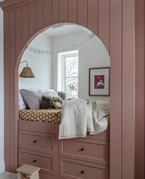 Alcove Bed, Sleeping Nook, Bed Nook, Built In Bed, Bunk Rooms, Kids Room Inspiration, Big Girl Rooms, Children's Bedroom, Kids Bedrooms