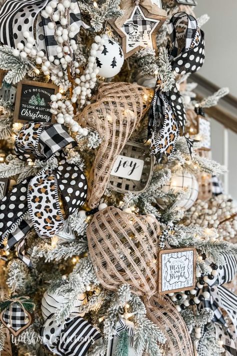 Diy Christmas Decorations Outdoor, Christmas Tree Ideas Red, Christmas Tree Ideas 2023, Wallpaper Aesthetic Christmas, Black White Christmas Tree, Christmas Wallpaper Aesthetic, Black Christmas Tree Decorations, Black Christmas Decorations, Ideas Christmas Tree