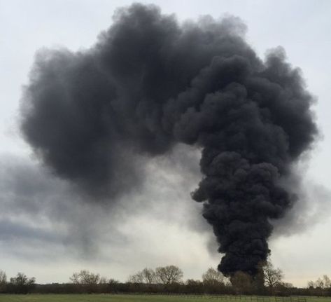 Shabbington farm fire smoke plume 'seen from many miles away' - BBC News Burning House Aesthetic, Fire Rain Aesthetic, Burning Car Aesthetic, Burning House Aesthetic Dark, Fire Destruction Aesthetic, Dragon Creature, Burning City, Farm Building, Black Fire