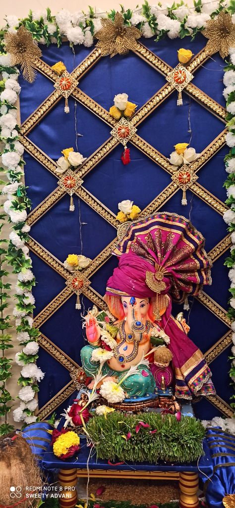 Small Decoration For Ganpati, Diy Puja Decorations, Ganpati Makhar Decoration At Home, Ganesha Festival Decoration Ideas, Ganesha Backdrop Decoration, Ganesh Backdrop Decoration, Ganesh Ji Decoration At Home, Small Ganpati Decoration At Home, Ganesh Chaturthi Decoration Theme