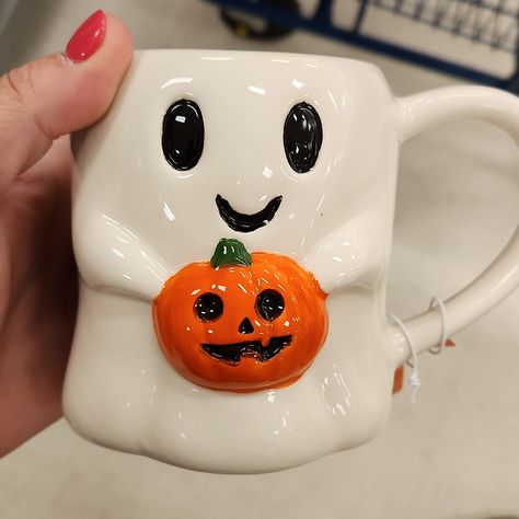 Hand Painted Ghost With Pumpkin Mug Ceramic Halloween Mugs, Pottery Pumpkin Mug, Halloween Ceramics Ideas Painting, Halloween Mug Ideas, Cute Mugs Ceramics, Mug Ceramic Ideas, Halloween Pottery Ideas, Clay Cup Ideas, Autumn Ceramics