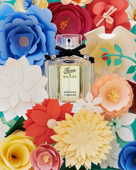 2 images we shot featuring the perfume Flora by Gucci surrounded by papercrafted flowers. Crafted Flowers, Wallpaper Makeup, Flora Gucci, Royal Academy Of Arts, Dolce E Gabbana, Beauty Product, Life Photography, Product Photography, Still Life Photography