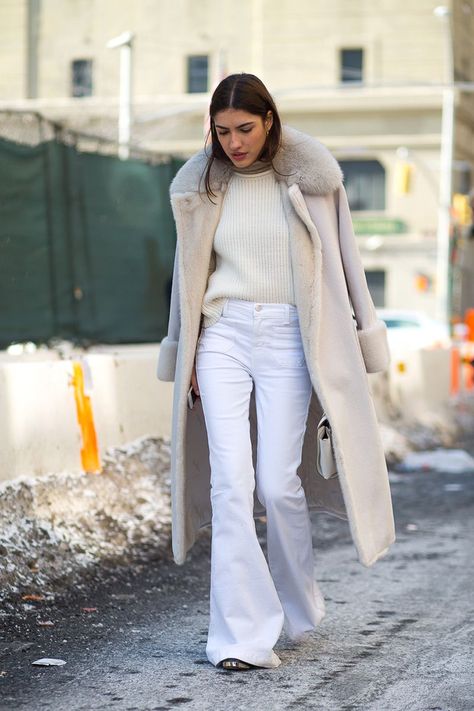 Monochrome Moment - HarpersBAZAAR.com Entertainment Decor, White Flared Jeans, New York Fashion Week Street Style, Decor Candles, Instagram Style, Street Style Trends, Jacket Outfit, Street Style Winter, Autumn Street Style