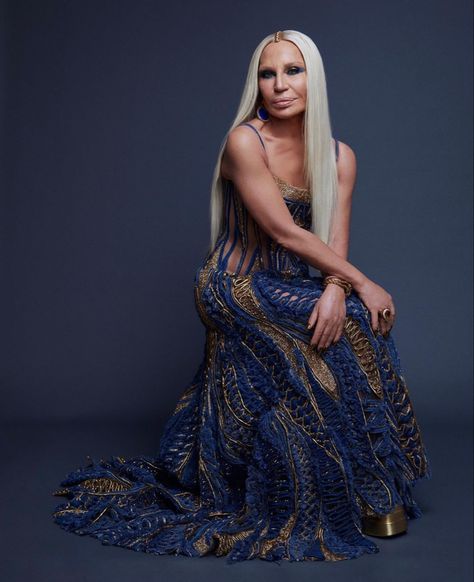 Donatella Versace Aesthetic, Versace Met Gala, Versace Models, Versace Aesthetic, Gianni And Donatella Versace, Gilded Glamour, First Monday, Project Work, Preformance Outfits