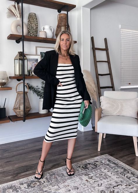 EASY WAY TO STYLE STRIPES-Jaclyn De Leon style. Stripes are classic + timeless and I’m sharing easy ways to wear them. Tube Dress With Blazer, Stripped Dress Outfit, Tube Skirt Outfit, White Striped Dress Outfit, Ribbed Dress Outfit, Tube Dress Outfit, Amazon Sandals, Stripy Tops, H M Outfits