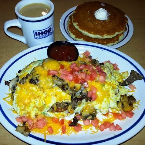 IHOP Big Steak Omelette Recipe Steak Omelette Recipe, Ihop Omelette, Steak Omelette, Ihop Food, Ihop Breakfast, Big Steak, Ugly Food, Omelets Recipe, Breakfast Meat