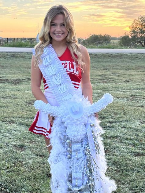 Texas Homecoming Mums & Garters !! | The Longhorn Mum I made my Senior ❤️🤘🏼 Longhorn Homecoming Mum, Senior Year Mums Texas, Texas Mums Homecoming, Senior Homecoming Mums, Homecoming Jeans Ideas, Homecoming Jeans, Mum Inspiration, Senior Mums Homecoming, Senior 25