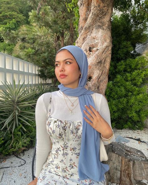 Hijab Cottagecore Outfit, Hijab Cottagecore, Bali Ootd, Poc Cottagecore, Hijab Styling, Ootd Beach, Study Tour, Core Outfits, Cottagecore Outfit