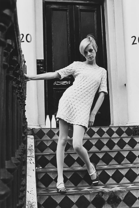 Take a Look at These 1960s Fashion Icons | Who What Wear Twiggy Model, Twiggy Lawson, Twiggy Fashion, Colleen Corby, Pattie Boyd, Jean Shrimpton, Gamine Style, Swinging London, 1960's Fashion