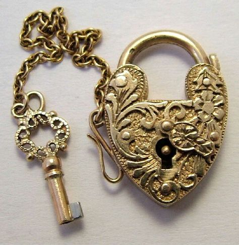 1950's 9k gold embossed heart padlock w/ working key (sold) Sandysvintagecharms.com Lizzie Hearts, Under Lock And Key, Old Keys, Heart Padlocks, Key Jewelry, Antique Keys, Keys Art, Heart And Key, Key To My Heart