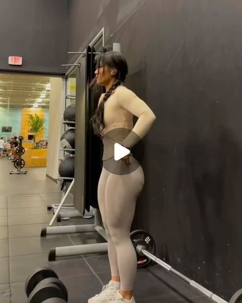 Gym Global on Instagram: "Here are my fav 5 glutes exercise that I do on my typical glute focused day 🍰

1: RDLs (4-5 sets of 12-15 reps w/ 10 sec hold end rep)
2: Kas Glute Bridge (4-6 sets of 8-15 reps 10 sec hold end rep)
3: Bulgarian Split Squats (3 sets of 12-15 reps)
4: Cable Kickback (3 sets of 15 reps)
5: Cable step up (3 sets of 15 reps)
cc: @msdumpling_ 

#glutes #glutesworkout #glutesworkout #gluteworkout #bootyworkout #bootygains" 5 Glute Exercises, Step Up 3, Glute Strengthening, Bulgarian Split Squats, Split Squat, Glute Bridge, Body Sculpting, Glutes Workout, Fitness Training