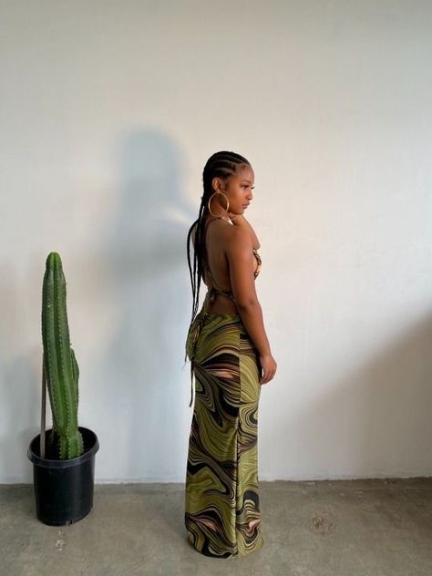 Pinterest: @TRUUBEAUTYS💧#pinterestTruubeautys . Atira Lyons, Earthy Black Woman, Vacay Outfits, How To Pose, Mode Vintage, Fashion Killa, Holiday Outfits, Aesthetic Clothes, Streetwear Fashion