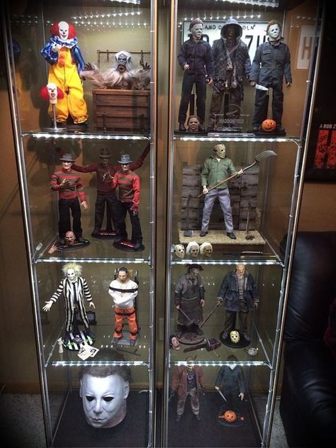 Horror Room Ideas, Horror Action Figures, Collectibles Display, Horror Collectibles, Horror Room, Horror Stuff, Horror Movie Icons, Horror Decor, Goth Home