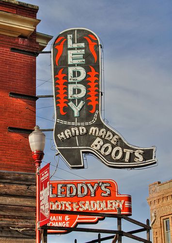 Leddys in the Ft. Worth Stockyards. Old Neon Signs, Cowgirl Stuff, Cowboy Aesthetic, Country Aesthetic, San Angelo, Western Wall Art, Vintage Neon Signs, Cowgirl Aesthetic, Handmade Boot