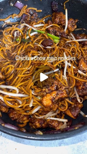 Asma on Instagram: "Chicken chow mein noodle for your fakeaway night ✨  The chicken  * 300g sliced chicken thighs  * White pepper and salt to taste  * 1 egg * 2-3 tbsp cornflour  * Oil for shallow frying   * The sauce  * 4 tbsp dark soy sauce  * 3 tbsp light soy sauce  * 2 tbsp oyster sauce  * 2 tbsp sesame oil  * 1 tsp white pepper  * 3 tbsp sugar   Other bits * 1 onion chopped into chunks  * 1 tsp minced garlic  * 1 tsp oil  * Chopped spring onion  * 300g cooked noodles  * Bean sprouts   #chowmeinnoodles #chickenchowmein #fakeaway #simplerecipes #familyrecipes" Beijing Beef, Cabbage Recipes Healthy, School Dinner, Dark Soy Sauce, Chinese Takeaway, Chicken Chow Mein, Chow Mein Noodles, Asian Noodles, Asian Foods