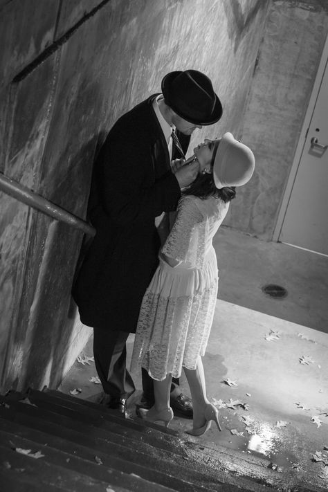 1930s Couple Aesthetic, 1920 Romance Aesthetic, Great Gatsby Photoshoot Couple, 1920 Couple Aesthetic, 1920s Photography Vintage Photos, 1920 Couple Photoshoot, Vintage 1920s Photos, 20s Couple Aesthetic, 1920s Romance Aesthetic