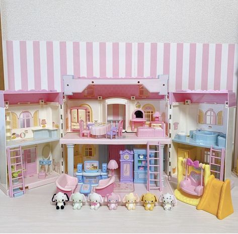 #cutecore #kawaii #kawaiicore Cutecore Toys, Super Cool Stuff, Calico Critters Families, Drawing Toys, Charmmy Kitty, Mini Doll House, Kawaii Toys, Bunny House, Toy House