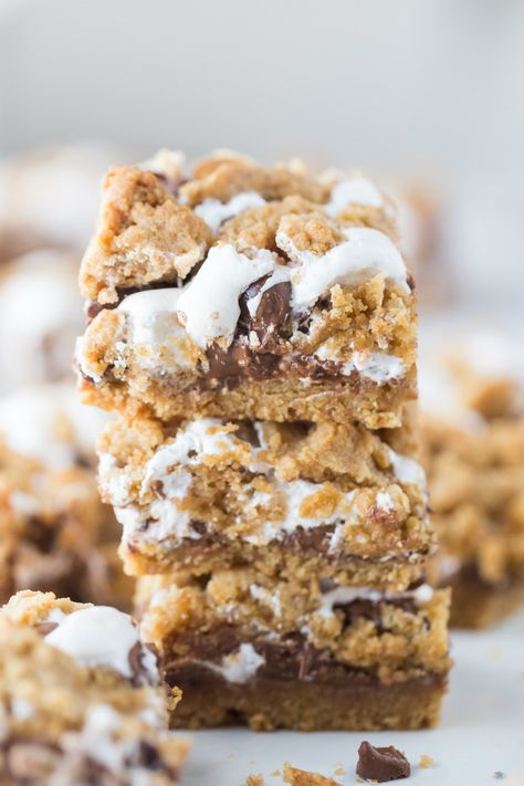 Caramel Smores Bars, Smores Blondies, S’more Bars Easy, S’mores Bars Recipe, Smores Cookie Bars, S'mores Cookie Bars, S’mores Cookie Bars, S’mores Cheesecake Bars, Easy S’mores Cookie Bars