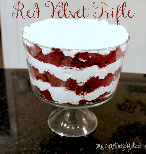 Red Velvet Trifle, Choc Pudding, Trifle Bowl Recipes, Red Velvet Recipes, Trifle Recipes, Easy Holiday Desserts, Trifle Dish, Trifle Bowl, Trifle Desserts