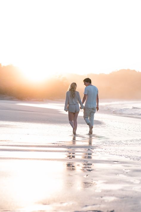 Couple walking on the beach during golden hour in Playa Conchal, Costa Rica. Photographed by Kristen M. Brown, Samba to the Sea Photography. Couple Sea Photography, Sea Photography Ideas, Croatia Photoshoot, Couples Walking Together, Couple Walking On Beach, Lovers On The Beach, Photography Inspiration Quotes, Brown Samba, People On The Beach