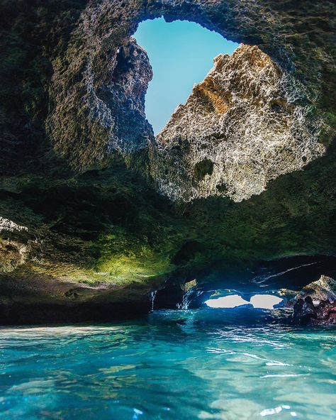 You don't need to be a mermaid to swim in this secret cave (featured in our upcoming issue). : @honozooloo Mermaid Cave, Hawaiian Travel, Oahu Vacation, Oahu Travel, Moving To Hawaii, Work Trip, Hawaii Oahu, Hawaiian Vacation, Hawaii Trip