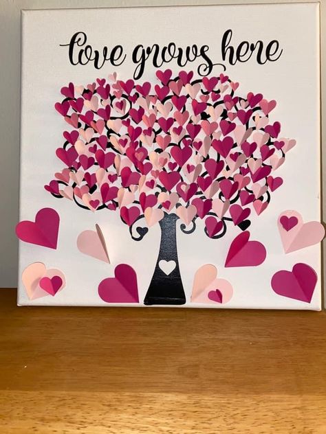 Canvas Art Heart, Valentines Classroom Door, Valentine Wood Crafts, Love Grows Here, Tree Painting Canvas, Love Frames, Art Heart, Winter Painting, Diy Art Projects