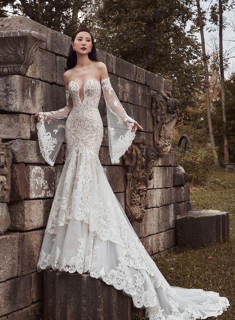 Mermaid Wedding Dress Bell Sleeves, Mermaid Vintage Wedding Dress, Tight Wedding Dress Open Backs Vintage, Detachable Bell Sleeves Wedding Dress, Wedding Dress Removal Sleeves, Wedding Dresses Romantic Mermaid, Vintage Wedding Dress Mermaid, Wedding Gown Short Bride, Mermaid Wedding Dress Sleeveless