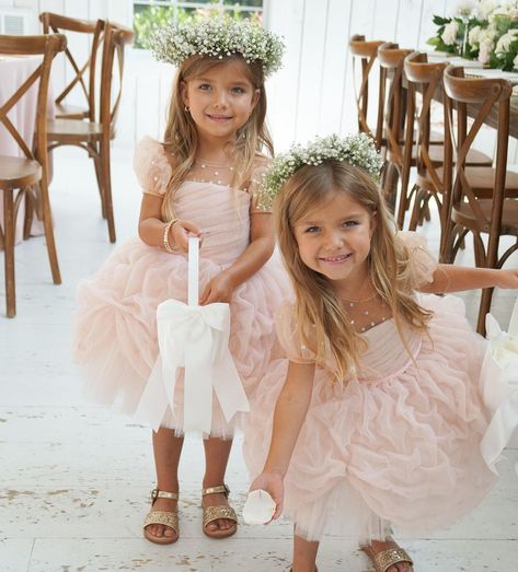 Oakley Fisher, Madison Fisher, Tatum And Oakley, Fisher Family, Taytum And Oakley, Sisters Photoshoot Poses, Cute Twins, Fame Dr