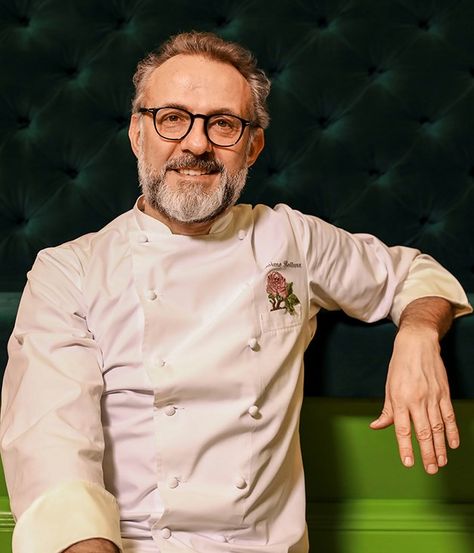 Chef Massimo Bottura Osteria Francescana, Massimo Bottura, Gucci Garden, Long Lunch, Cooking Pizza, Iphone Wallpaper For Guys, Italian Chef, Recipe Books, New Restaurant