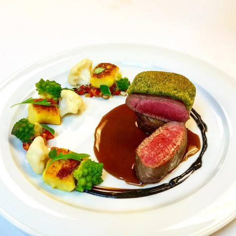 Fine Dinning Main Course, Saffron Gnocchi, Plating Main Course, Meat Plating, Pasta Plating, Food Presentation Plates, Food Garnish, Lamb Loin, Gourmet Food Plating