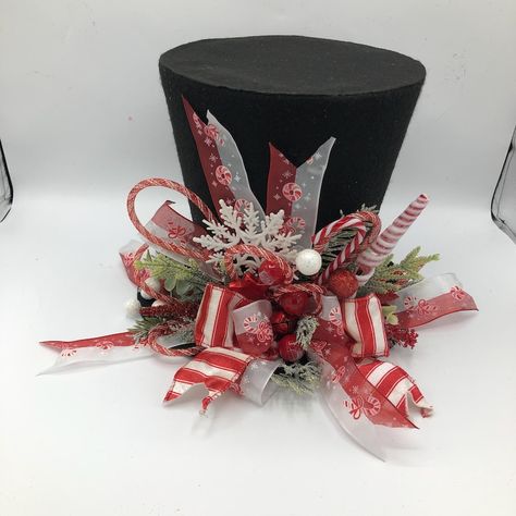 White And Red Christmas Tree, Candyland Tree, Peppermint Christmas Tree, Top Hat Tree Topper, White And Red Christmas, Hat Tree, Peppermint Christmas, Red Christmas Tree, Christmas Tree Topper