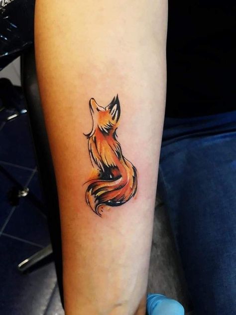 Silver Fox Tattoo Design, Fox Wrist Tattoo, Fox Tail Tattoo, Fox Tattoo Small Simple, Tattoo Fox Minimalist, Minimalist Fox Tattoo, Tiny Fox Tattoo, Fox Tatoos, Fox Tattoo Men