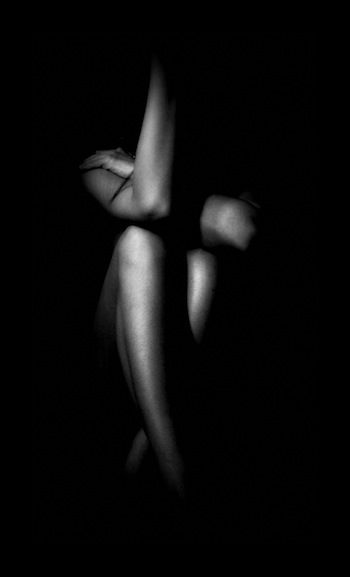 Faceless Female Human Form Photography, Black And White Silhouette Photography, Faceless Portrait Photography, Body Shape Photography, Abstract Body Photography, Female Silhouette Photography, Disguise Photography, Human Form Photography, Body Silhouette Photography