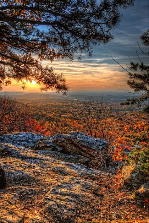 Bears Den on the Appalachian Trail looking out over the Shenandoah Valley, Virginia The Appalachian Trail, Virginia Is For Lovers, Thru Hiking, Shenandoah Valley, Shenandoah National Park, Appalachian Trail, Pics Art, Commonwealth, Go Camping