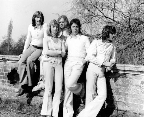 McCartney trusts Wings with 'Speed of Sound' Paul Mccartney Wife, Linda Eastman, Wings Band, Mary Mccartney, Silly Love Songs, Band On The Run, Paul Mccartney And Wings, Paul And Linda Mccartney, Bad Album