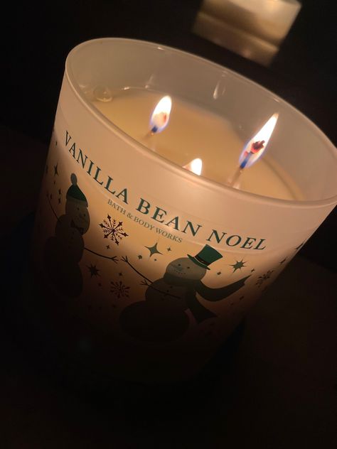 Bath and Body Works Candle Vanilla Candlelight Aesthetic, Aesthetic Cozy Christmas, Candles Aesthetic Cozy, Halloween Cozy, Vanilla Bean Noel, Random Aesthetics, Aesthetic Cozy, Vanilla Candle, Vision Board Manifestation