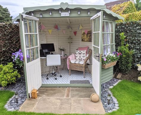 Small She Shed Ideas, Shed Office Interior, Shed Home Office Ideas, Small She Shed, Shed Office Ideas, Shed Decorating Ideas, She Shed Decorating Ideas, Shed Guest House, Sheds Ideas