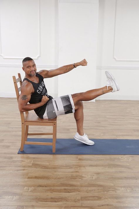 Shaun T knows how to work your abs. This 8-minute video workout will leave your midsection quivering. Hard Ab Workouts, 8 Minute Ab Workout, Ultimate Ab Workout, Six Abs, Flat Abs Workout, Shaun T, Six Pack Abs Workout, Ab Workout Men, Fast Abs