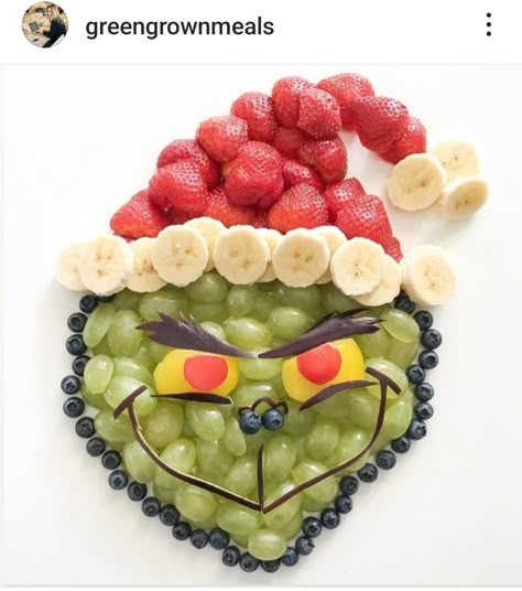 Grinchmas Food, Grinch Christmas Party, Pinterest Christmas, Fruit Platter Designs, Grinch Party, Christmas Recipes Appetizers, Decorating Party, Christmas Fruit, Kids Christmas Party