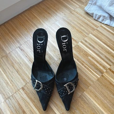 Vintage Dior Heels, Dior Mules, Expensive Heels, Hilary Banks, 90s Girl Fashion, Vintage Mules, Vintage High Heels, Mule Heels, 90s Girl