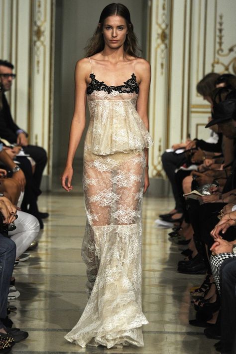 Lace Dress Runway, 2003 Runway Fashion, Angelic Fashion, Transparent Dresses Fashion Runway, Award Dresses, 2008 Runway, Francesco Scognamiglio, John Galliano Spring 2004, John Galliano Fw 2009