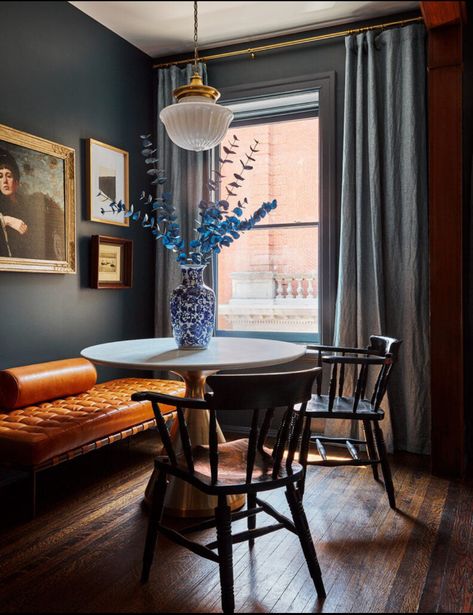 Boutique Hotels Design, Dining Nook, Dining Room Inspiration, Blue Rooms, Casual Dining, Hotel Design, Room Table, Decoration Design, Dinner Time