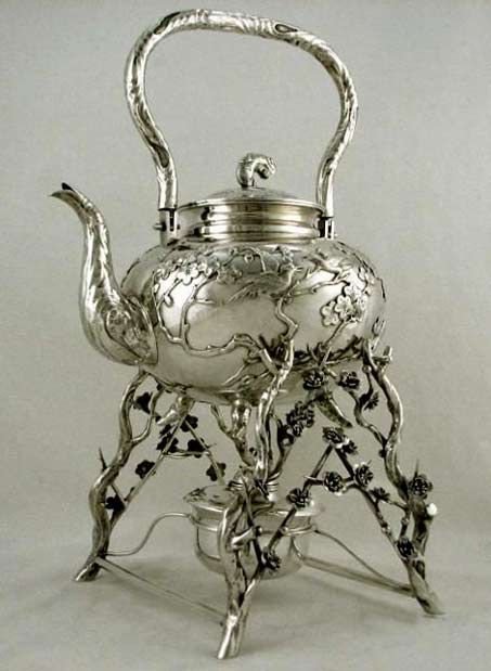 Art-Nonuveau-sterling-silver-tea-pot.. طقم شاي, Silver Teapot, Silver Tea, Art Japonais, Teapots And Cups, My Cup Of Tea, Chocolate Pots, Tea Service, Tea Kettle