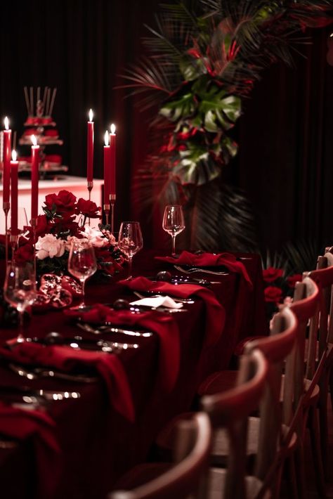 All Red Table Setting, Dark Red Table Setting, Red And Black Gothic Party Decor, Dark Red Decoration, Black And Red Birthday Party Decorations, Black And Red Table Setting, Black And Red Party Theme, Red Party Aesthetic, Red Dinner Party