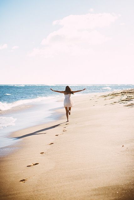 Seaside Photography, Beach Photoshoot Ideas, Tropical Travel Destinations, Beach Photography Poses, Tropical Beaches, Foto Tips, Beach Portraits, Travel Outdoors, Beach Poses