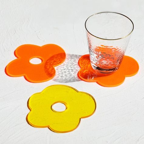 Acrylic Decor Ideas, Acrylic Laser Projects, Resin Coasters Diy, Indie Rooms, Fragrance Oil Burner, Acrylic Coasters, Flower Coasters, Cute Furniture, Coffee Coasters