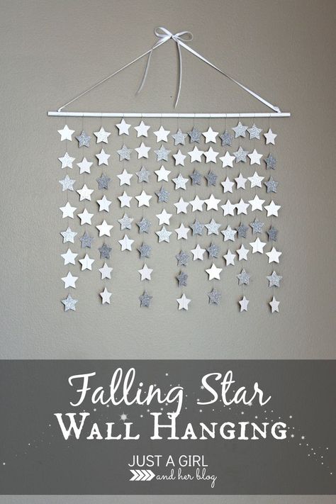 Simple and beautiful falling star wall hanging... this would be so perfect in a nursery or little girl's room, or even for Christmas decor!! | Just a Girl and Her Blog Star Wall Hanging, Celestial Stars, Decoration Vitrine, Diy Decoracion, Falling Star, Simple Wall Art, Wall Hanging Diy, Kids Wall Decor, Star Wall