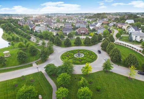 Small Towns Usa, Carmel Indiana, Baby Boom, 2022 Trends, Los Angeles Homes, Best Places To Live, Summer Family, American Cities, Urban Planning