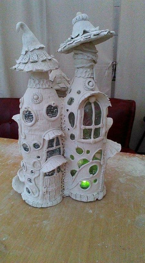 Lawn Ghosts, Halloween Decorations Ideas, Fairy House Crafts, Bottle House, Clay Fairy House, Fairy House Diy, Fairy Garden Designs, Fairy Garden Crafts, Clay Fairies