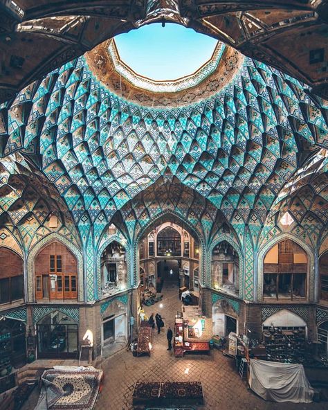 Persian Rose 🇺🇸🇮🇷🏳️ on Twitter: "Adding to this long thread Colors of #Persia… " Kashan Iran, Architecture Cool, Iranian Architecture, Persian Architecture, Iran Travel, Parametric Architecture, Living Modern, Destination Voyage, Ancient Architecture